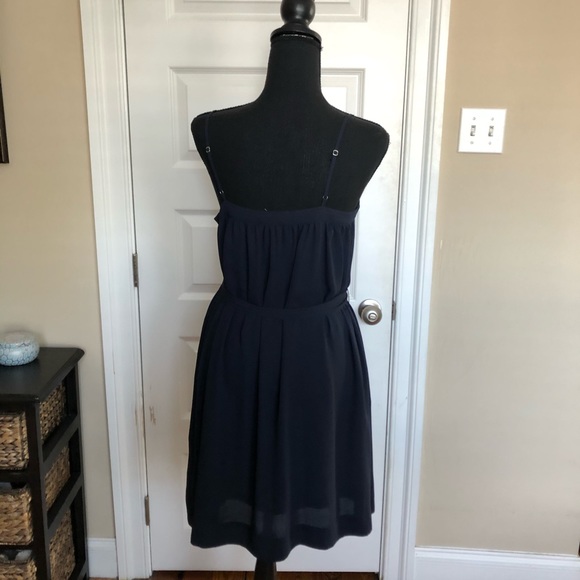Navy Banana Republic dress, size 4 - Picture 3 of 5